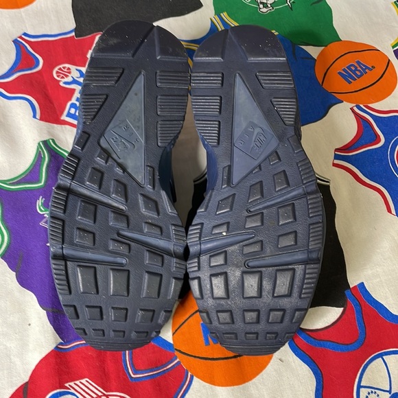 Nike Men's Air Huarache Triple Navy Blue - Picture 5 of 6